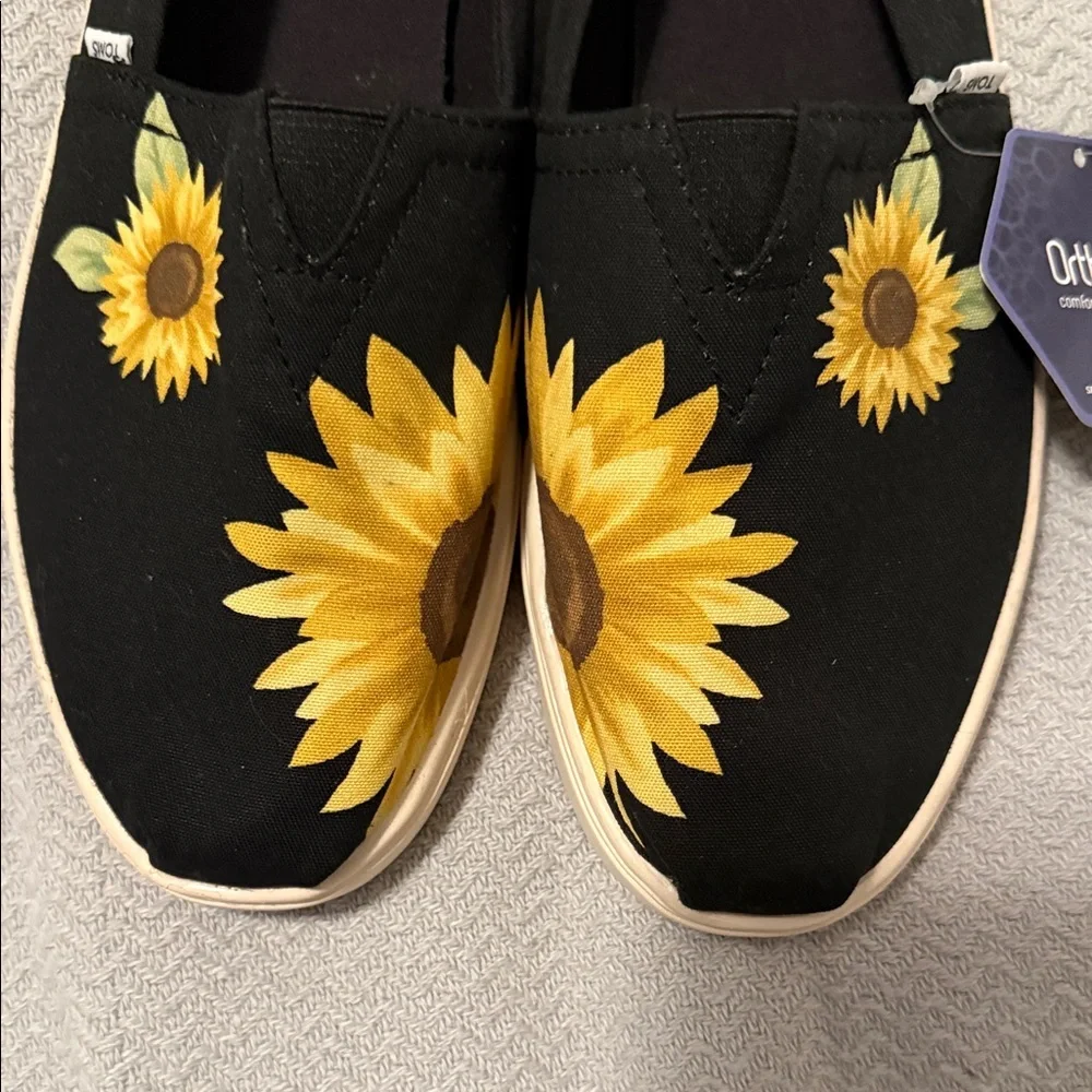 Toms Black Canvas Slip-On Flats with Yellow Sunflower Motif - Picture 3 of 10
